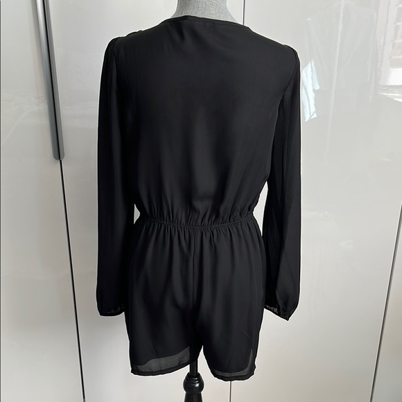 FUNKY SOUL Elegant Black Tie-Front Lined Long Sleeve Shorts Romper, Size L - Picture 6 of 12